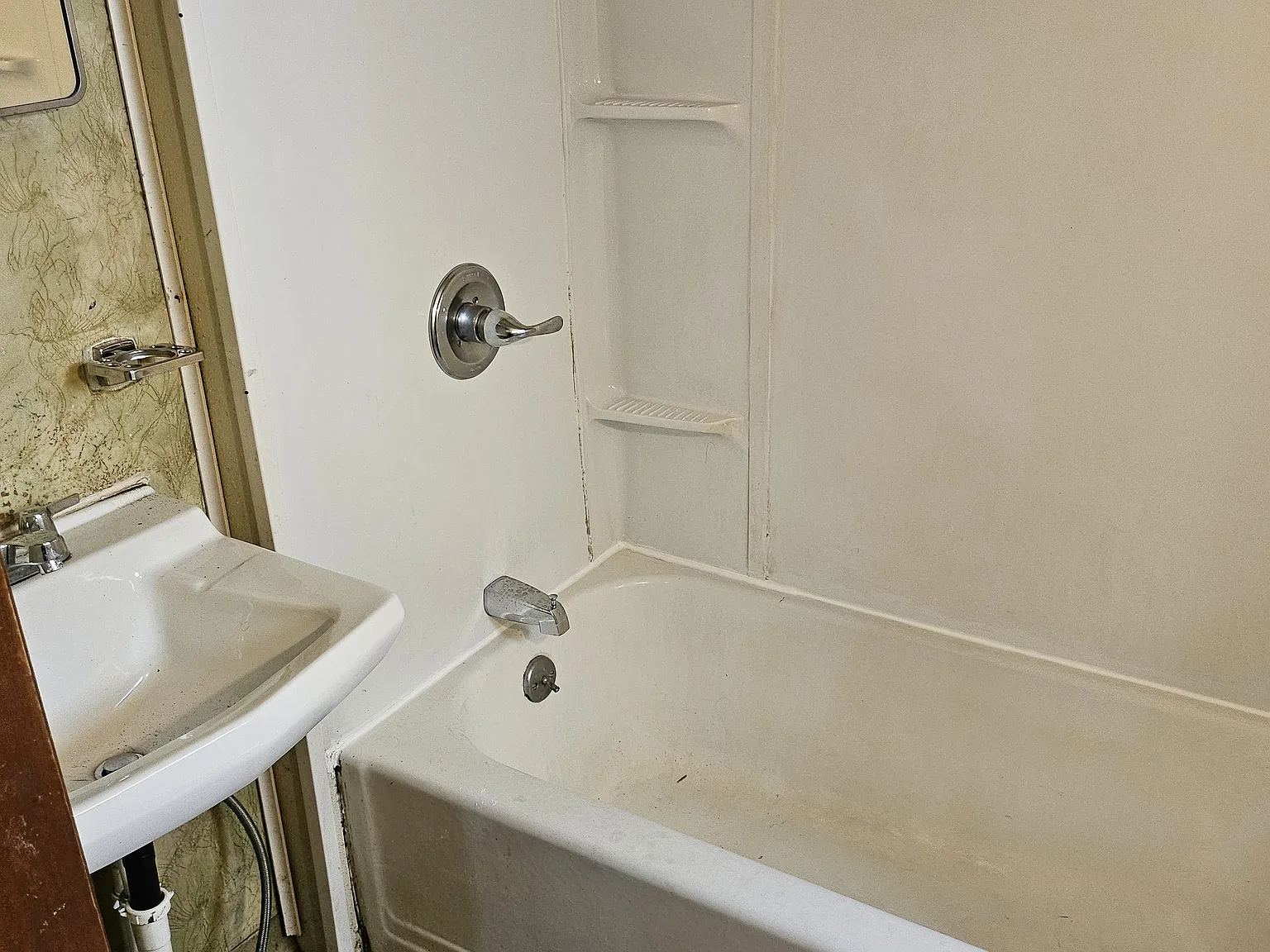 2 bed, 1005 sqft, $750 — Photo 4
