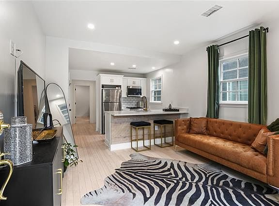5th image of 1117 9th St #104