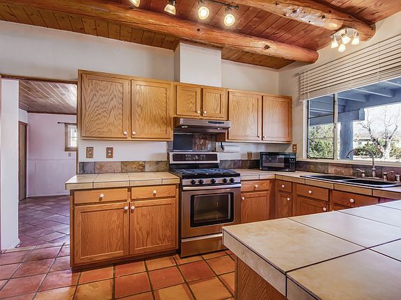 5th image of 214 Sombrio Dr