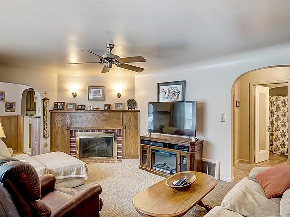 3rd image of 1448 Hill Ave