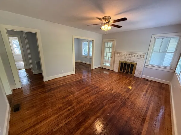 503 Tyler St — Photo 3