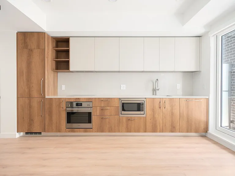 133 W 49th Ave #413 — Photo 9