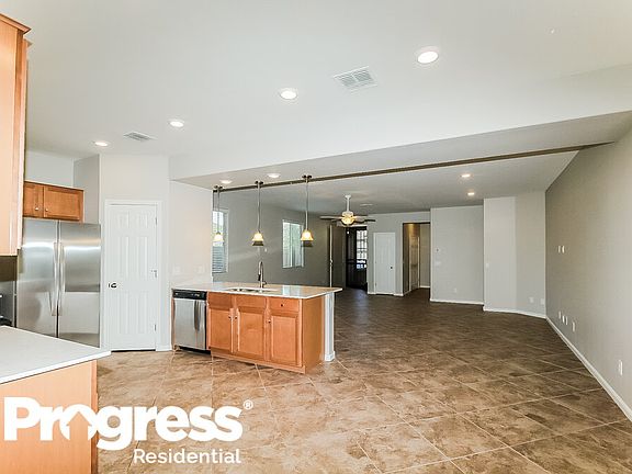 4th image of 5415 W Desert Hollow Dr