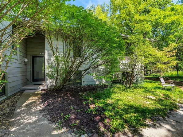 1576 Autumn Leaf Dr, Ballwin, MO 63021