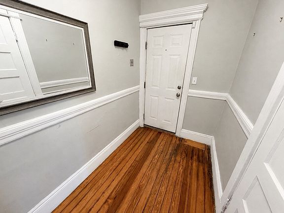 5th image of 65 Burbank St APT 10