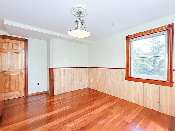 5th image of 24 Glenwood Ave APT 3