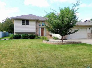 7001 W 32nd St, Sioux Falls, SD 57106