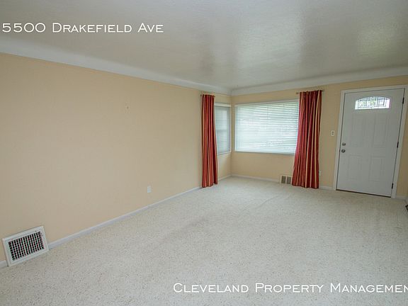 5th image of 25500 Drakefield Ave