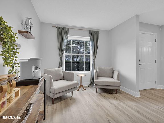 4th image of 12046 LONDON LAKE Drive W