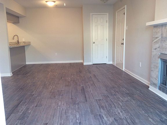 3rd image of 203 Parkview Blvd