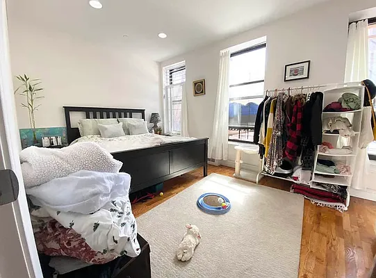 Rented by EastMount Realty LLC | media 20