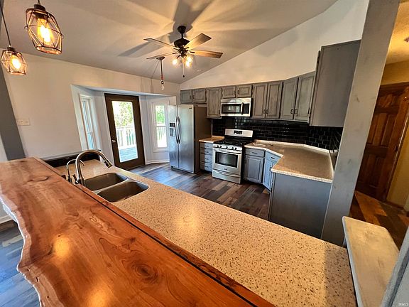 3rd image of 223 E Deerwood Ct