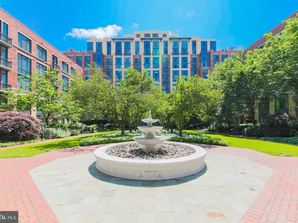 520 John Carlyle St Unit 116, Alexandria, VA 22314