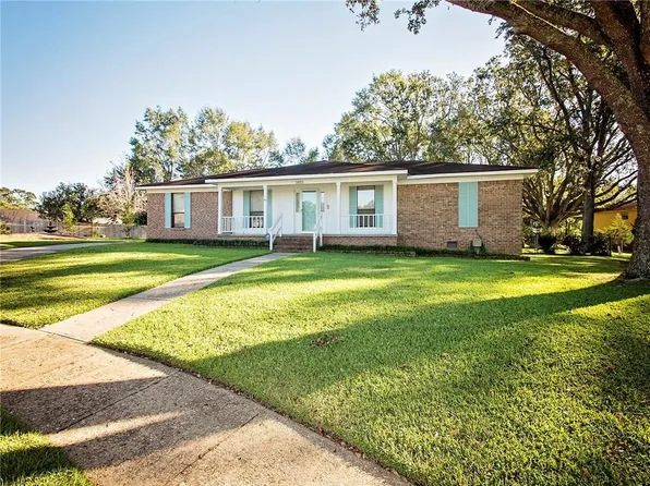 3653 Surrey Ct, Mobile, AL 36693