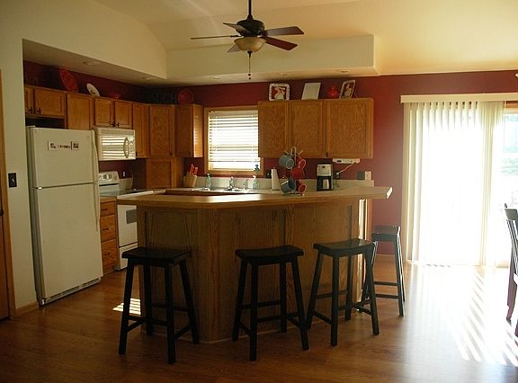 3rd image of 1706 Cypress Dr
