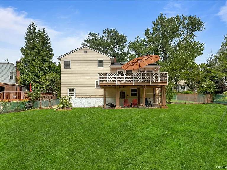 20 Walnut St — Photo 22