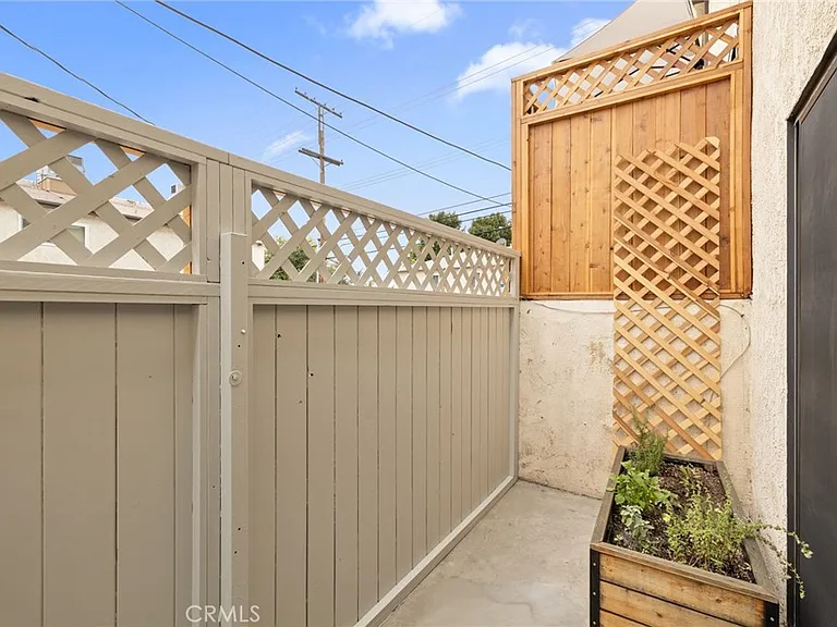 545 E Cypress Ave #F — Photo 24
