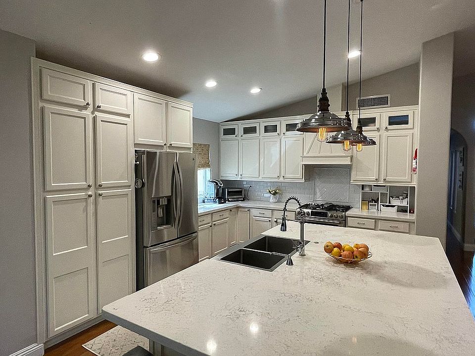2nd image of 10851 W Melinda Ln