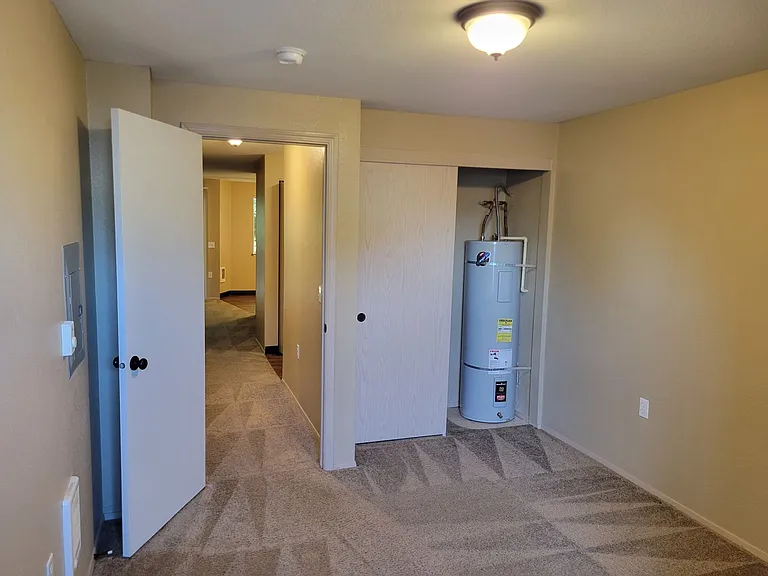 South Vista Apartments — Photo 21