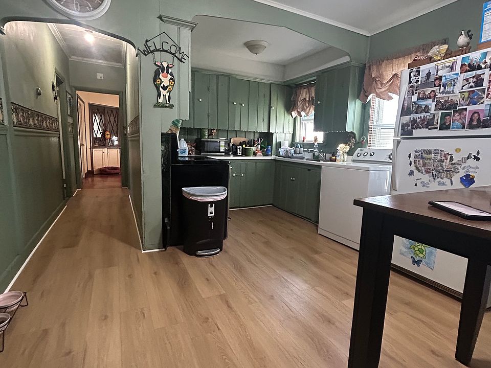 Large kitchen unit one with laundry