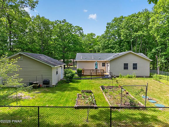 4th image of 109 Red Rock Cir