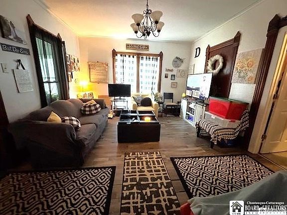 3rd image of 32 Fay St