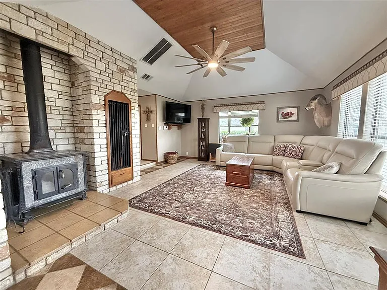 2501 County Road 228 — Photo 7