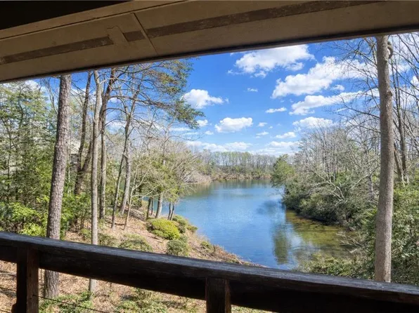 50 E Villa Ridge Dr #7, Hartfield, VA 23071