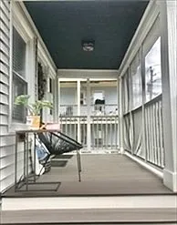 2 bed, 1.0 bath, 9999 sqft, $2,600 — Photo 2