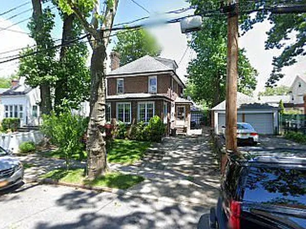 4743 162nd St, Flushing, NY 11358