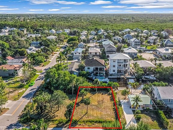 4th image of 1292 Venetian Way