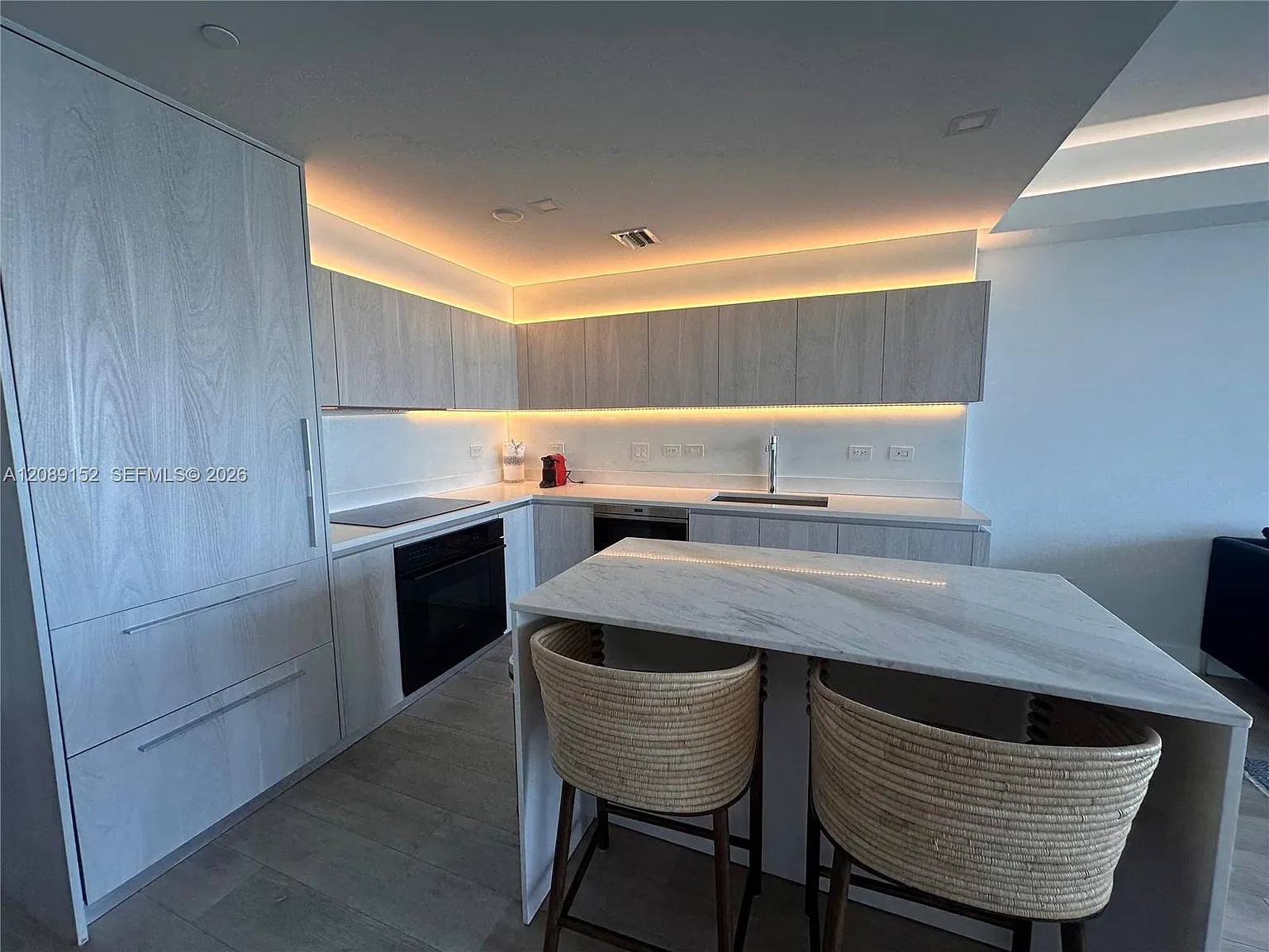 One Paraiso Condo — Photo 4