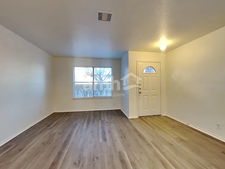 7711 Cortland Oak — Photo 9