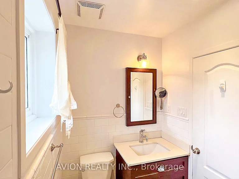 83 Lincoln Green Dr — Photo 14