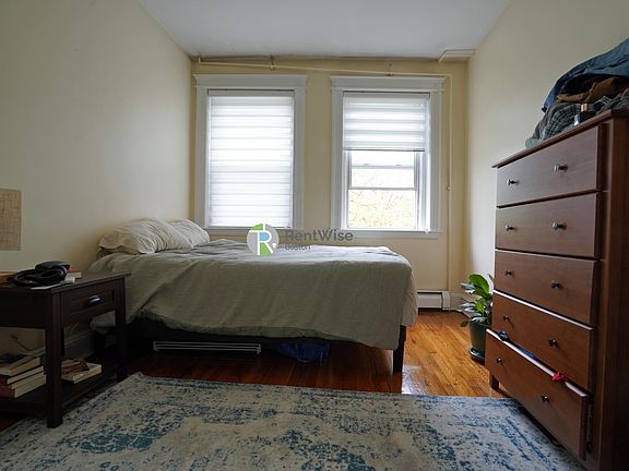 4th image of 1840 Commonwealth Ave APT 10