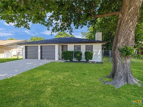 3rd image of 1712 Moonlight Dr