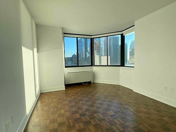 3rd image of 410 W 43rd St #39B