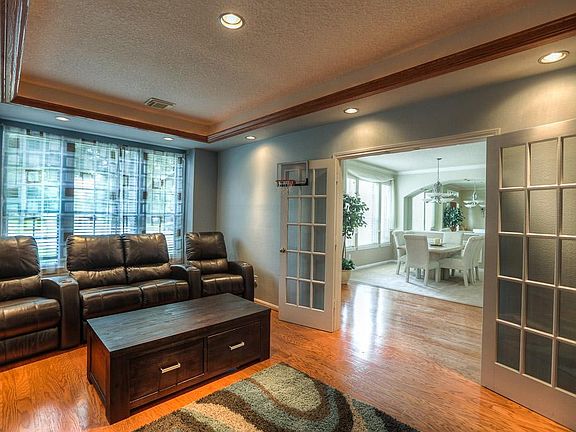5th image of 2301 Piney Woods Dr
