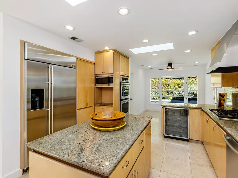 341 Surfview Dr — Photo 12