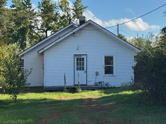 3rd image of 813 4th St SE