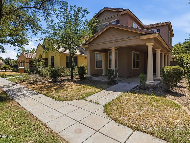 15372 W Dahlia Dr — Photo 1