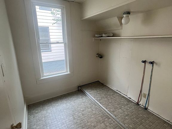 4th image of 418 E 5th St #1
