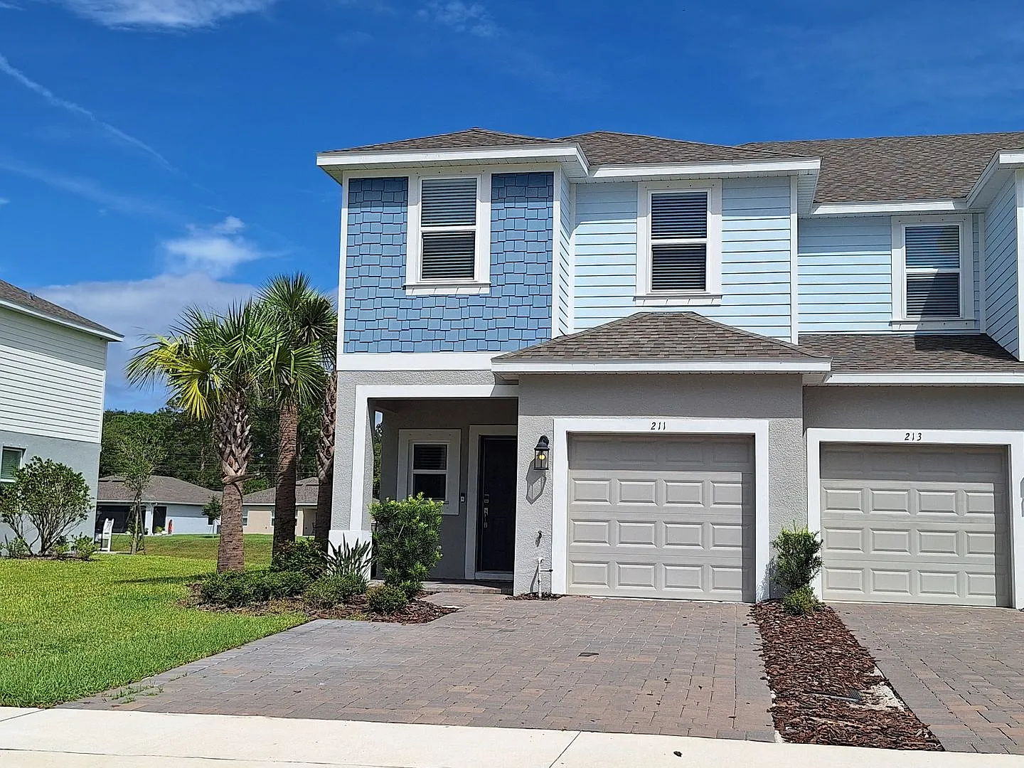 3br 2.5ba Townhome — Photo 1