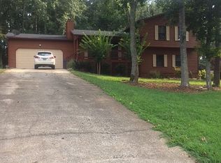 2450 Tall Oak Dr, Buford, GA 30519
