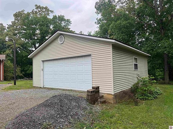 3rd image of 289 Radio Rd
