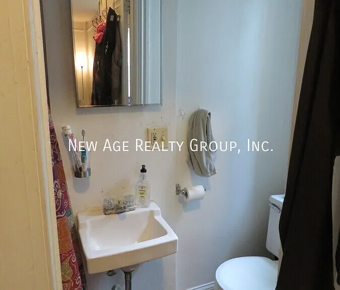 3416 Baring St #2R — Photo 7