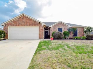 516 Reagan Ln, Burleson, TX 76028