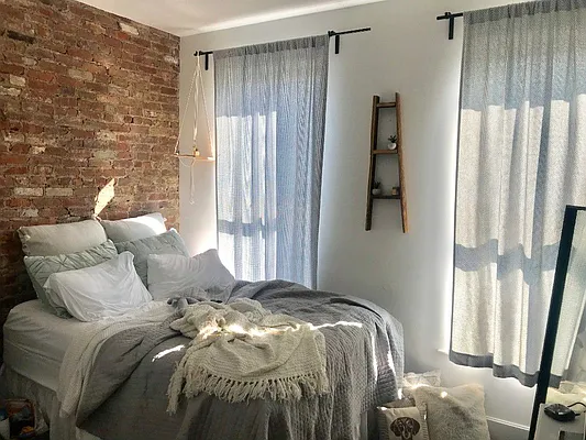 Rented by Brooklyn Bridge | media 11