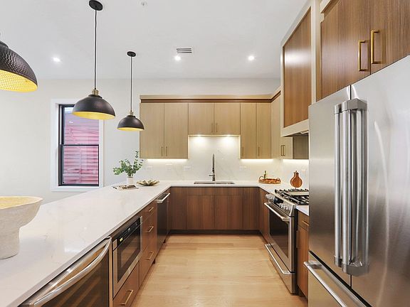 4th image of 78 Zabriskie St #3