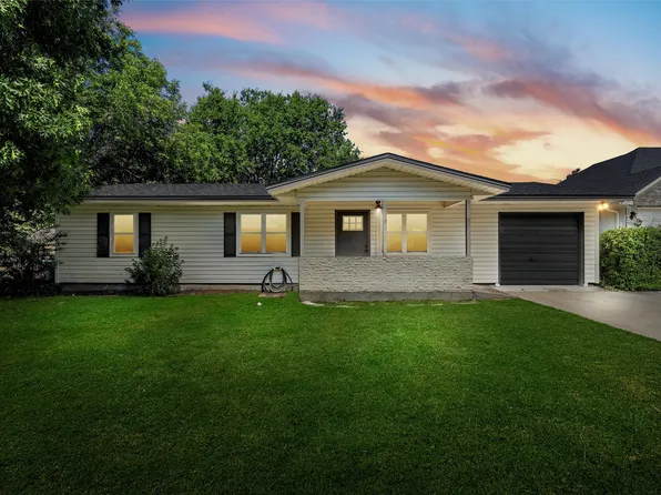 105 Alamo Dr, Mc Gregor, TX 76657